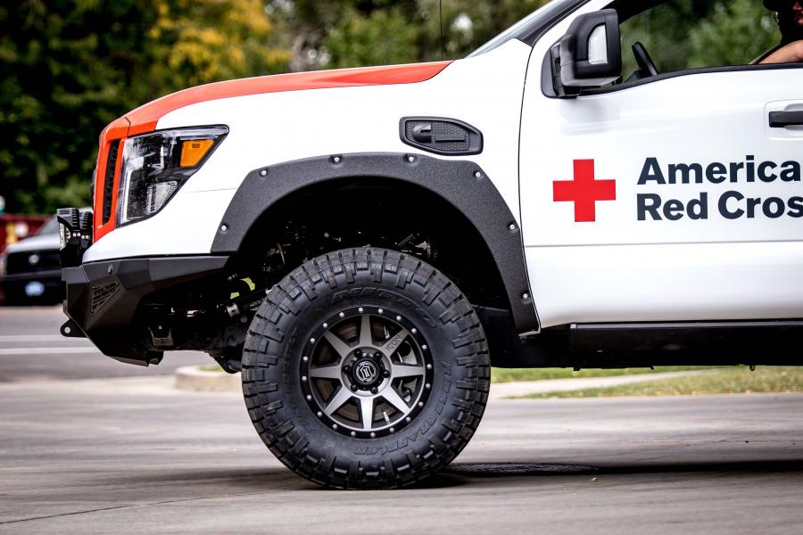 Детали экстерьера Nissan Ultimate Service Titan 2018 года  (фото 3 из 15)
